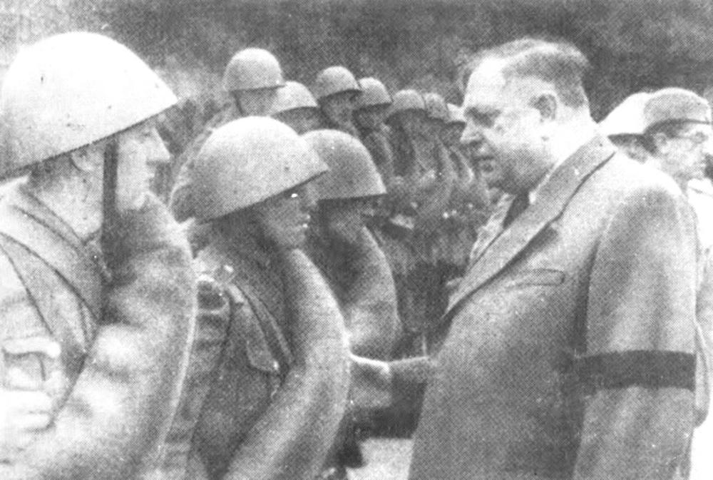 Opremu dobijali od Nemaca... Predsednik vlade Milan Nedić u obilasku Ljotićevih trupa