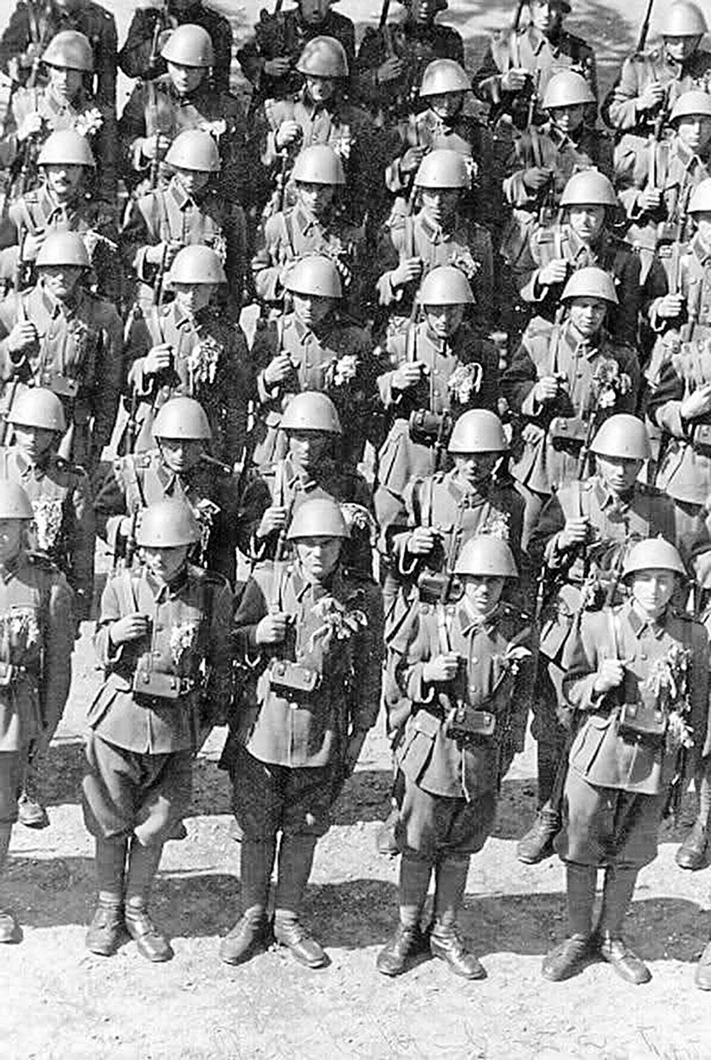 Smotra boraca Srpskog dobrovoljačkog korpusa... Vojnici koji su stali na stranu nemačkih osvajača