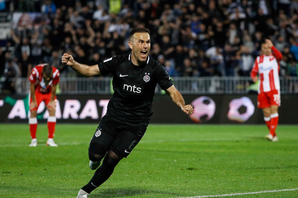 VELIKO SLAVLJE CRNO-BELIH NAKON PLASMANA U FINALE: Partizan sa navijačima proslavio trijumf nad večitim rivalom KURIR TV