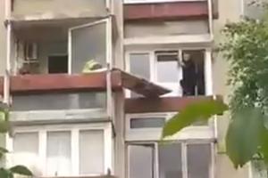 DRAMA U SARAJEVU, DEVOJČICA ZAPOMAGALA SA 5. SPRATA: Vatrogasci preko balkona ušli u stan i spasli je (VIDEO)