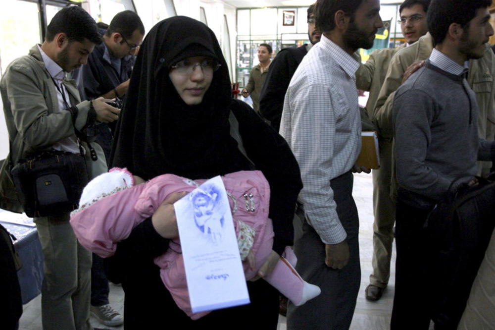 NEPRIJATELJI SMANJUJU NATALITET U IRANU: Nove mere Islamske republike za rađanje više dece! (VIDEO)