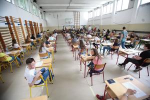 MALA MATURA S MASKAMA:  Zaštićeni testovi stižu u škole