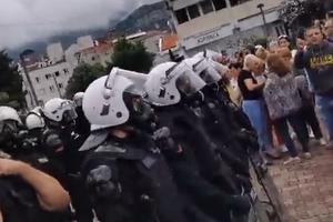 SVAKA ČAST! Crnogorski policajac SKINUO UNIFORMU zbog brutalnosti u BUDVI: Boris odbio da ide protiv svog naroda!