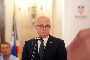 VESIĆ: Sporazum između Beograda i Prištine velika pobeda za Srbiju