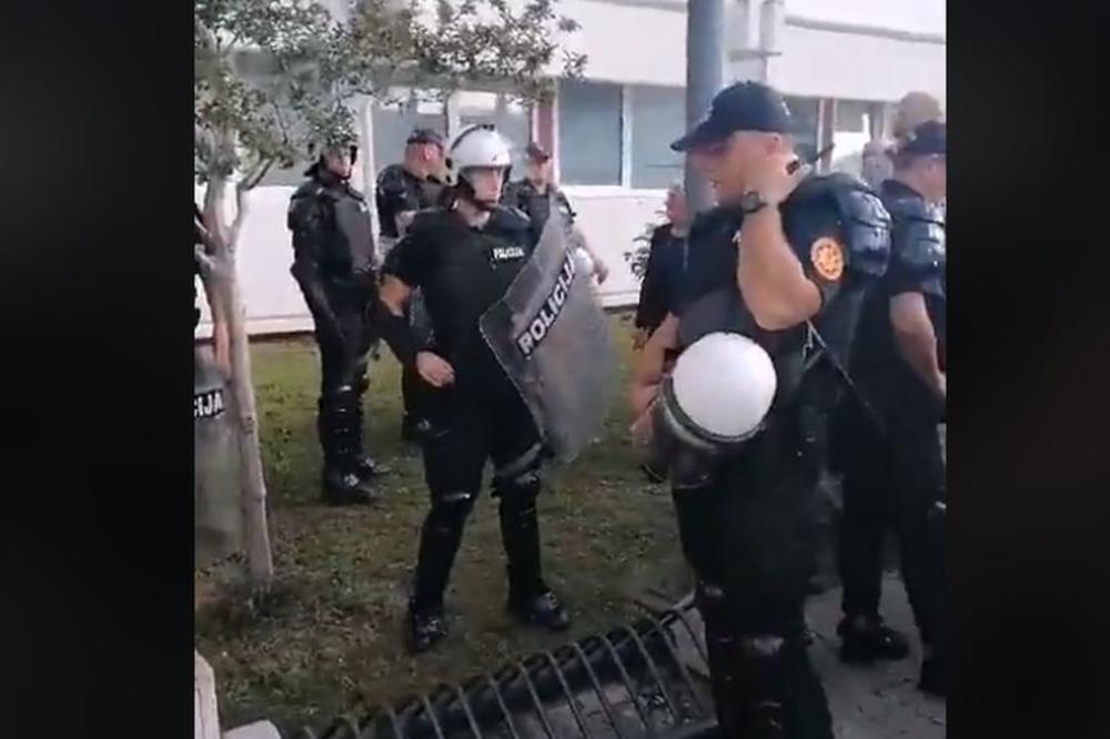 STANJE U BUDVI NEPROMENJENO: Policija na ulazu u opštinu, Carević pitao da li je na spisku, obezbeđenje mu reklo da nije
