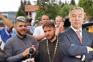 PODGORIČKA VLAST NASTAVLJA OBRAČUN SA SRBIMA: Đukanović proteruje sveštenike, u Budvi još napeto