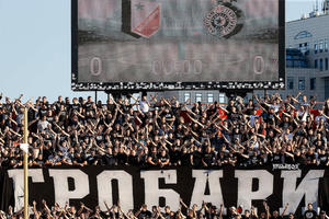 GROBARI ŽELE TITULU: Moćna PORUKA navijača Partizana svojim ljubimcima! FOTO