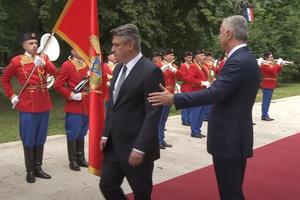 MILANOVIĆEV BLAM NA CETINJU: Iskulirao crnogorsku zastavu, Milo morao da ga opomene (VIDEO)