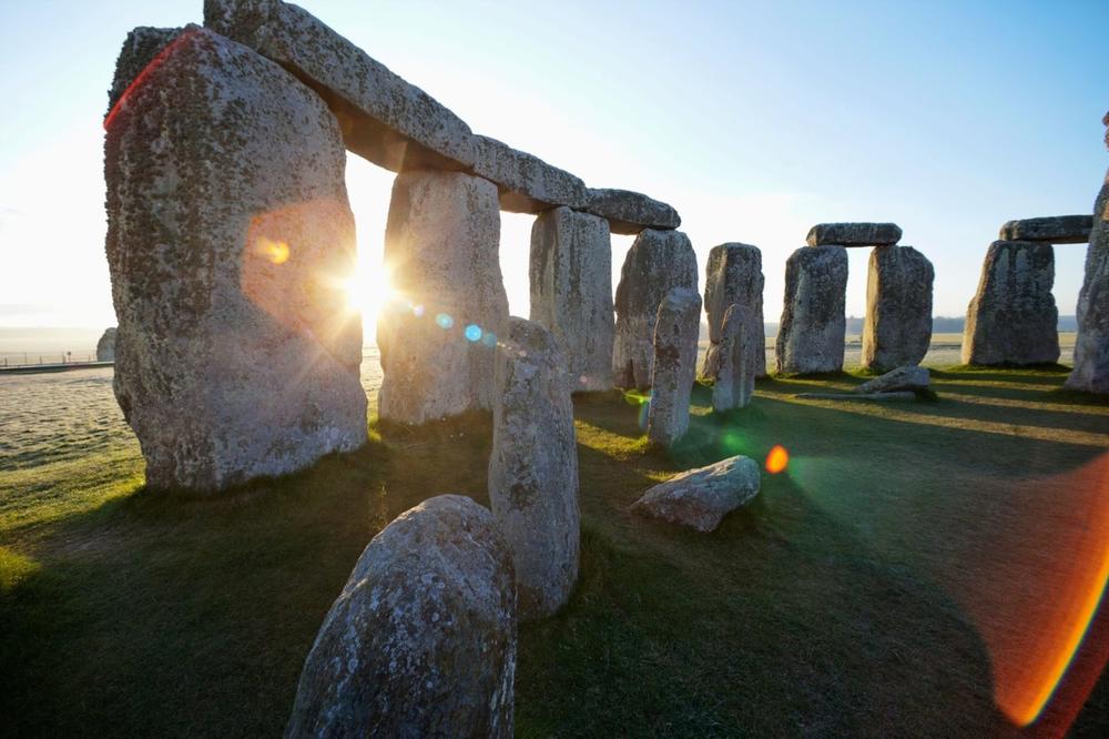 OVO OTKRIVA MISTERIJU STOUNHENDŽA: Veliki praistorijski spomenik nađen ispod zemlje kod mističnog kruga u Engleskoj!