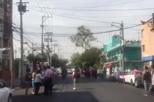SNAŽAN POTRES OD 7,4 STEPENA POGODIO MEKSIKO: Izdato upozorenje na cunami, pogledajte kako se zemlja pomera (VIDEO)