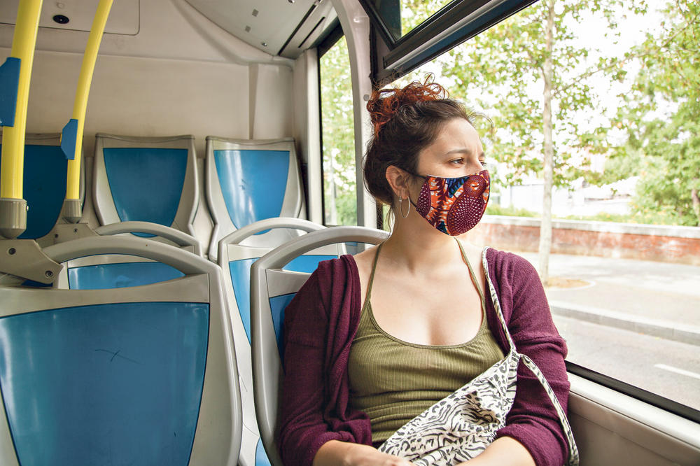 OVO SU NOVE MERE U SRBIJI: Bez maski zabranjeno u autobus, obavezan razmak metar i po