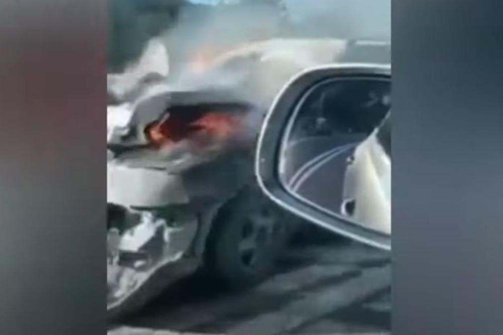 STRAVIČNA NESREĆA U BIH: Sudarili se motocikl i automobil, pa se zapalili! Poginuo muškarac iz Kaknja (VIDEO)