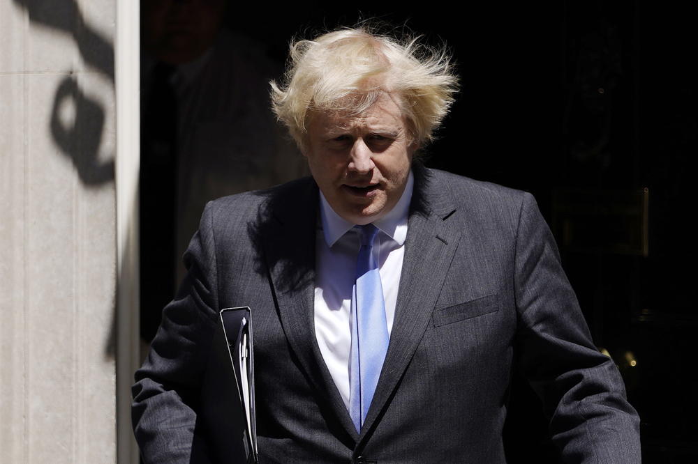 STROGE MERE U BRITANIJI: Premijer Džonson najavio visoke kazne za kršenje samoizolacije, do 10.000 funti