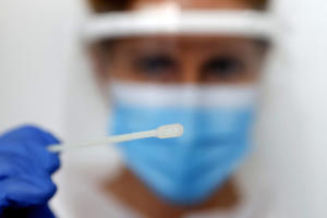 NOVI DNEVNI REKORD PO BROJU INFEKCIJA U SAD: U petak prijavljeno čak 76.400 novih slučajeva zaraze koronavirusom