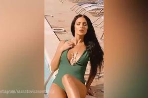 OD OVOGA MOŽE DA STANE SRCE! Anastasija pozirala u kupaćem i svi komentarišu samo JEDAN detalj! MOĆNO (VIDEO)