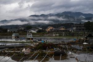 HAOS U JAPANU ZBOG OBILNIH KIŠA: Evakuiše se 219.000 ljudi, oko 5.000 zarobljeno zbog klizišta! 56 poginulih u poplavama