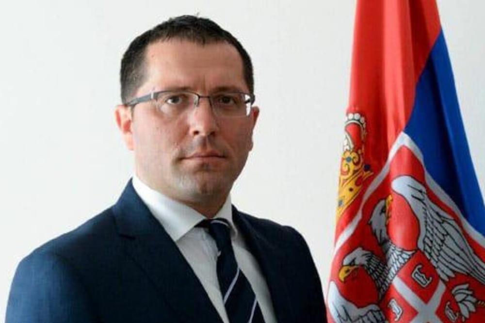 Stević: Dok se Srbija bori sa koronavirusom nasilnici besramno uništavaju državnu i privatnu imovinu