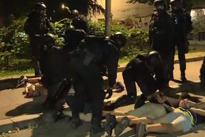 HULIGANI IZA REŠETAKA: Policija privela 70 izgrednika