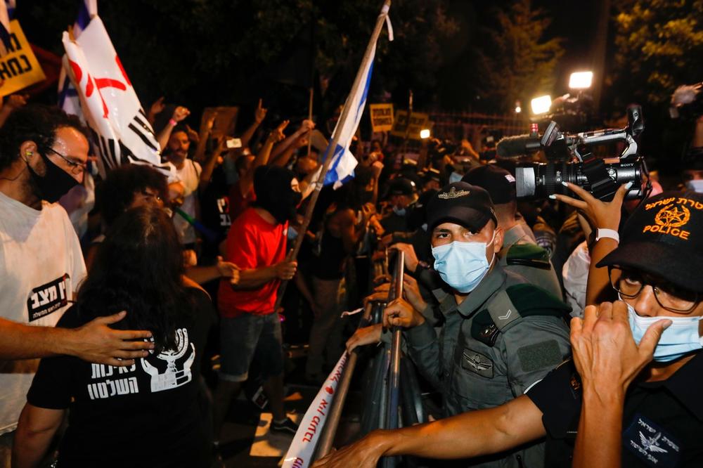 PROTESTI PROTIV NETANIJAHUA U JERUSALIMU: Demonstranti došli ispred njegove rezidencije, traže ostavku premijera