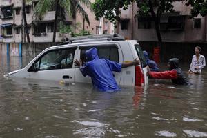 HAOS U INDIJI U JEKU PANDEMIJE KORONE: Monsunske kiše izazvale stravične poplave, milioni ljudi ostali bez domova VIDEO