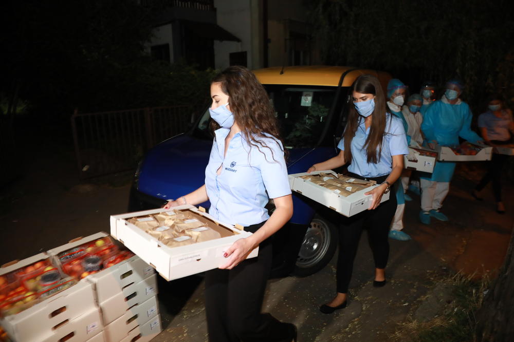 Mozzart obradovao kvalitetnim obrocima i voćem medicinare noćnih kovid ambulanti