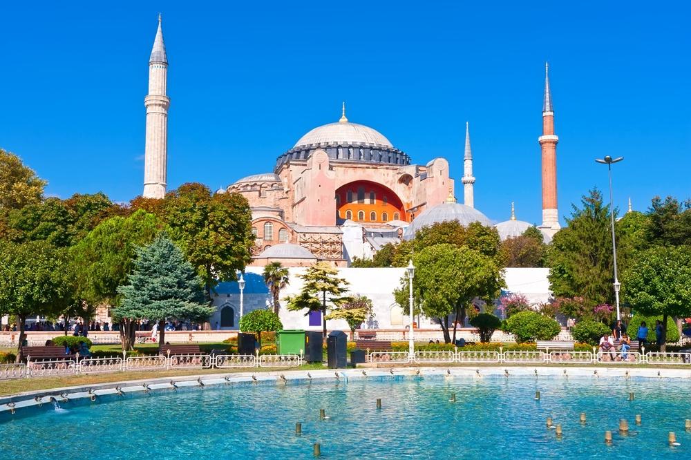 NAJNOVIJA VEST: Srpski turisti u Tursku uskoro samo sa čipovanom LIČNOM KARTOM! Ambasador najavio liberalizaciju putovanja