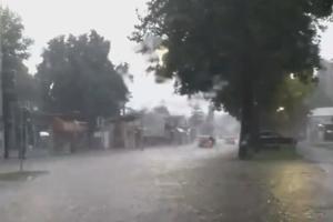 POŽAREVAC NA VODI: Nevreme i jaka kiša opet potopili ulice, grad paralisan