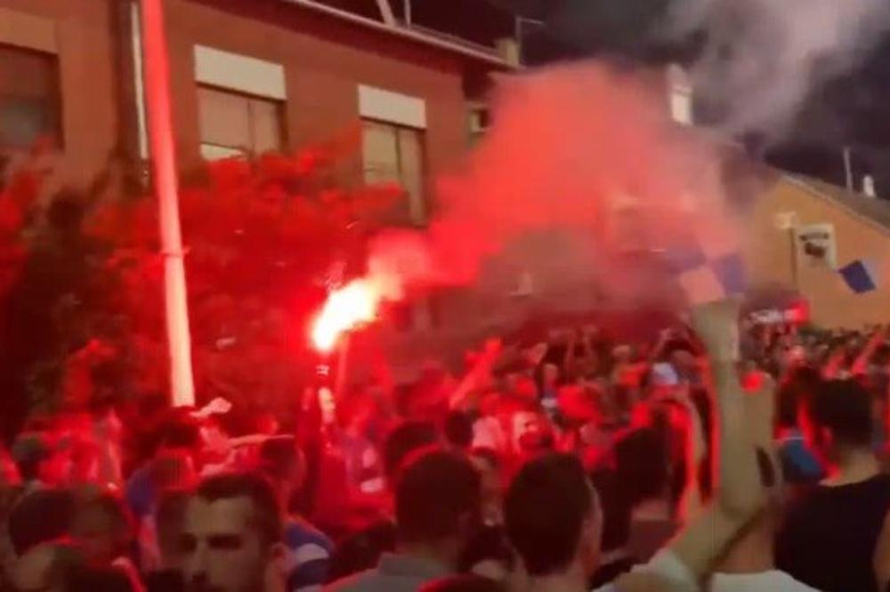 KRVAVI OBRAČUN U HRVATSKOJ! Besni navijači hteli da uđu na stadion, usledio ŽESTOK odgovor policije! (VIDEO)