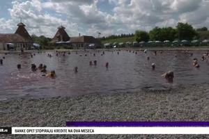 SLANO, ROZE, LEKOVITO: Influenseri opsedaju nesvakidašnje jezero na severu Srbije (KURIR TV)