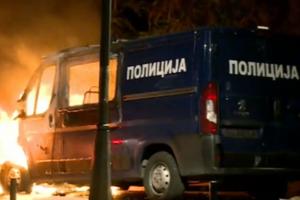 MUP DEMANTOVAO VESELINOVIĆA: Izmišljotina da je policija palila svoja vozila na protestu