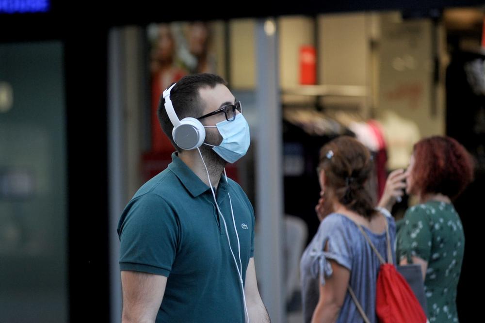 RUSKI KONTROVERZNI DOKTOR TVRDI: Onaj ko kašlje i pod maskom može da prenosi čestice KORONE