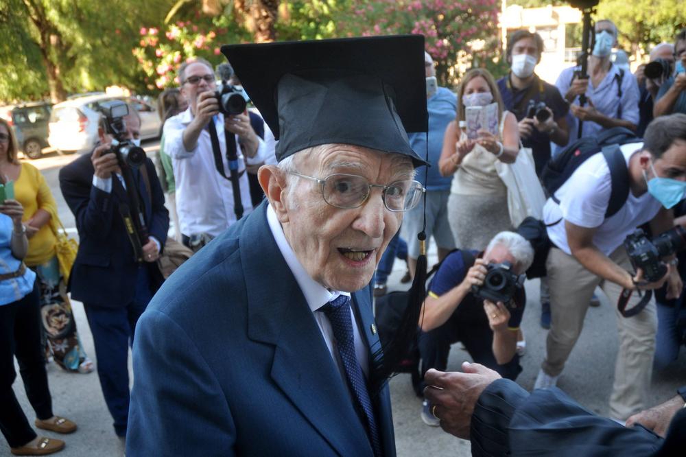 NIKAD NIJE KASNO: Đuzepe diplomirao u 97. godini u Palermu i tu se ne zaustavlja! Najstariji diplomac! FOTO