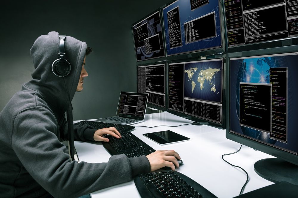 haker, kompjuter, špijun