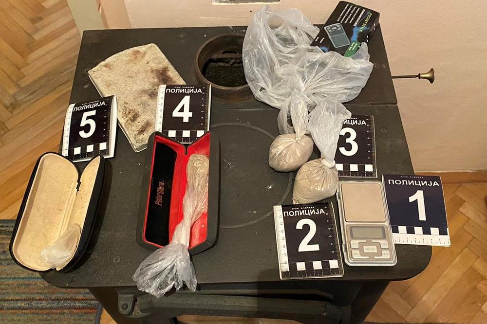 PRETRES U NIŠU: U stanu mu pronašli 115 grama supstance nalik heroinu