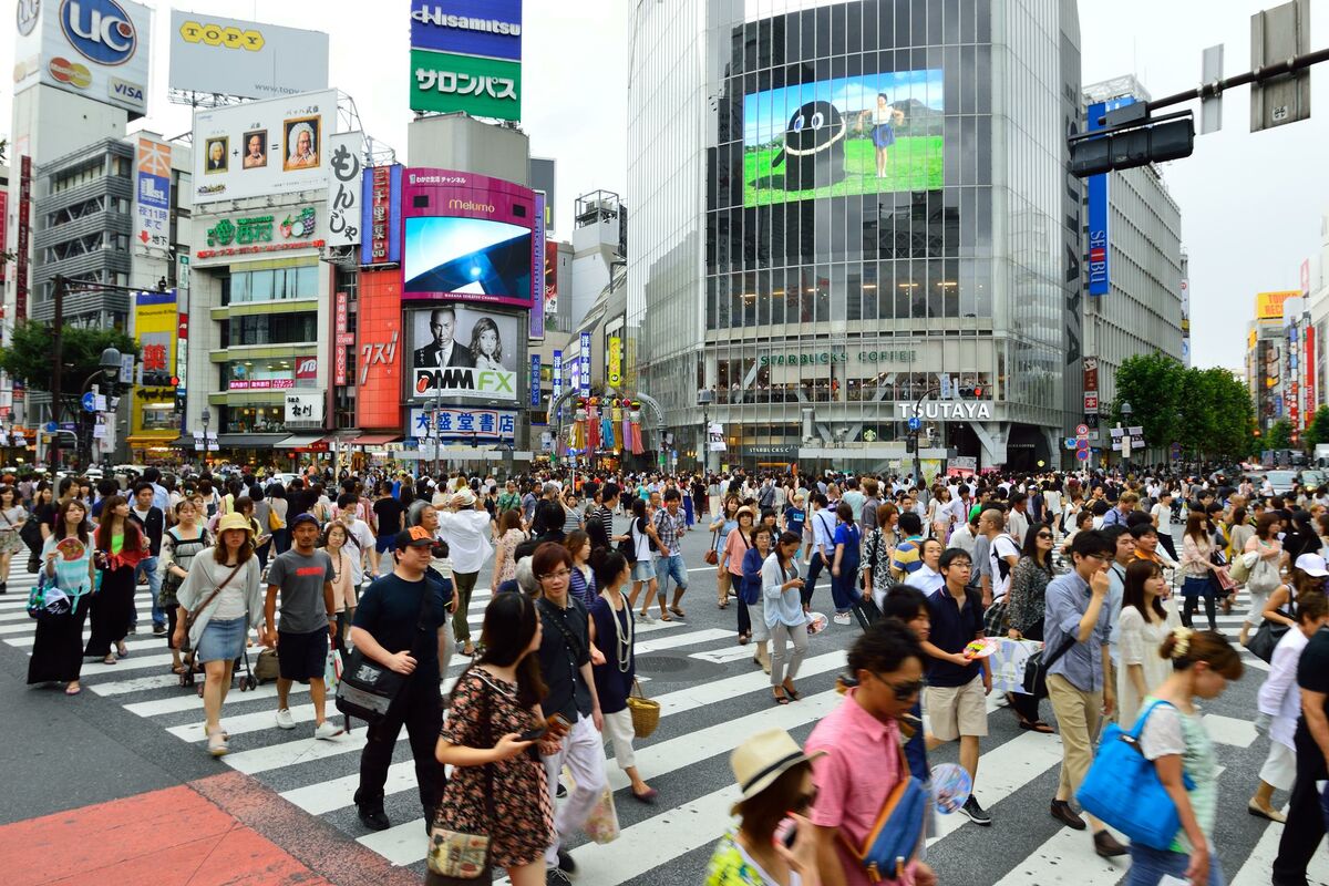 Сколько человек проживает в японии. Населенность Токио. Население Японии. Токио население. Япония общество.