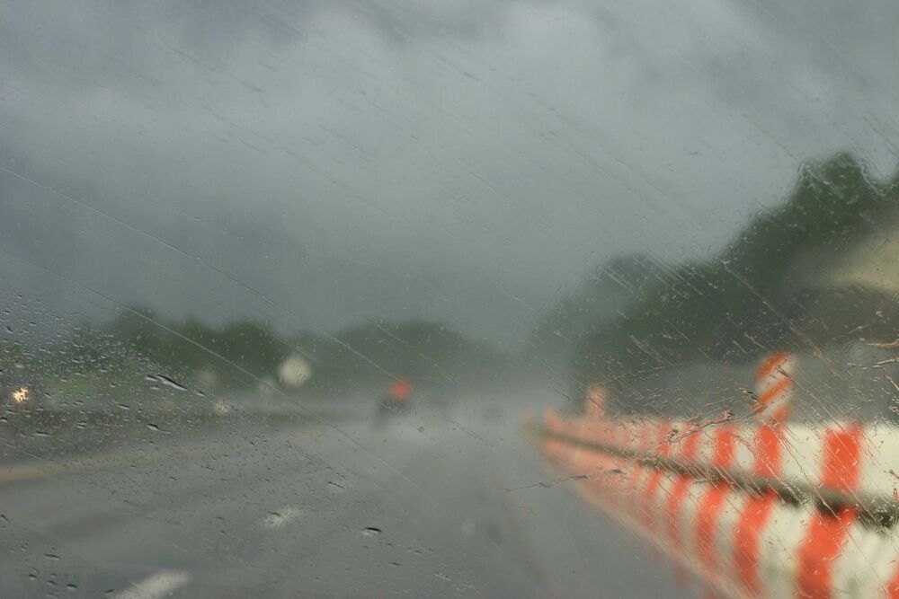 kiša, vožnja, nevreme, auto, saobraćaj