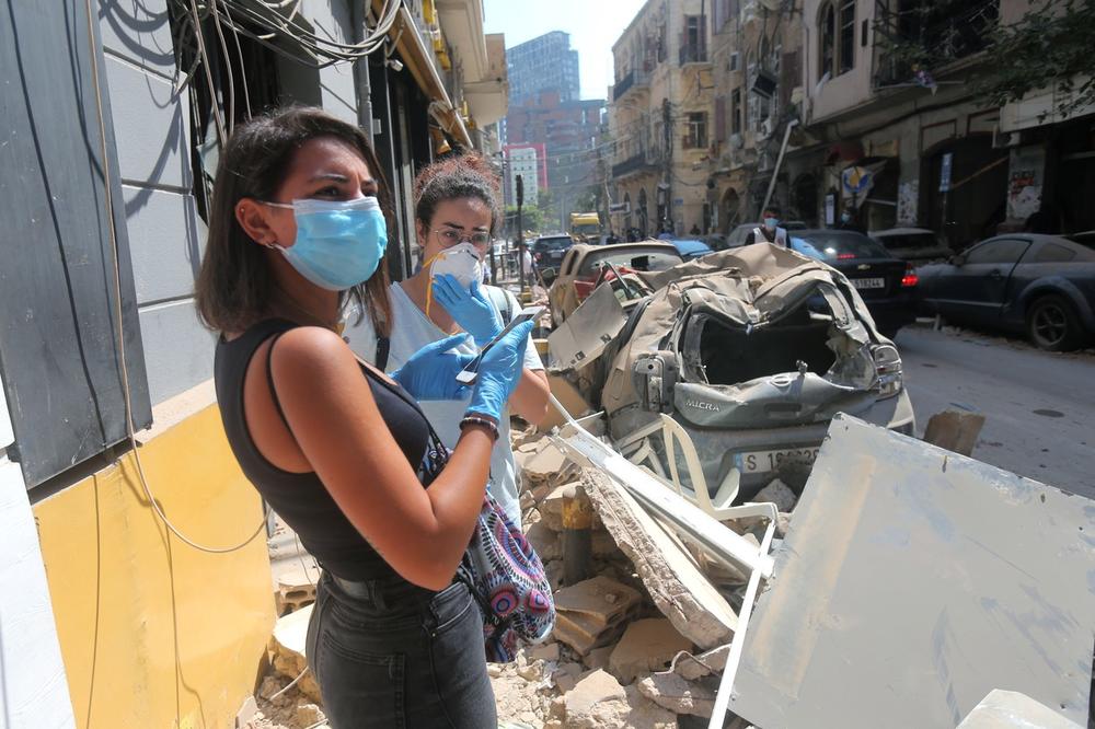 KRV MI JE LIPTALA NIZ LICE, SVE SE U TRENU PRETVORILO U RUINU: Povređena novinarka o hororu posle eksplozije u Bejrutu
