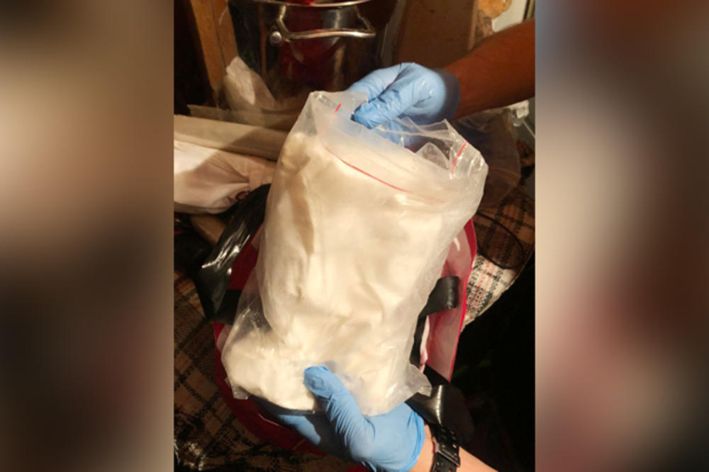 PALA DVOJICA U SREMSKIM KARLOVCIMA: Pronađeno kilogram amfetamina, kokaina, marihuane