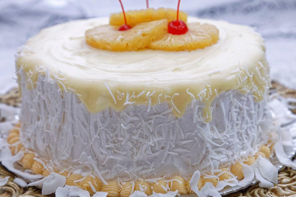 TORTA TROPIKANA SA ANANASOM I KOKOSOM: Osvežavajuća torta idealna za leto (RECEPT)