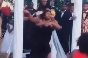ČEKAM TVOJE DETE! Trudnica uletela na venčanje i razotkrila mladoženju: Niko nije mogao da je ZAUSTAVI! BRUKA (VIDEO)