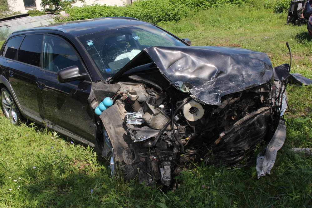 NOVI DETALJI TRAGEDIJE U TESLIĆU: Vozač audija smrti koji je porodicu Livnjak zavio u crno, NIJE IMAO DOZVOLU!