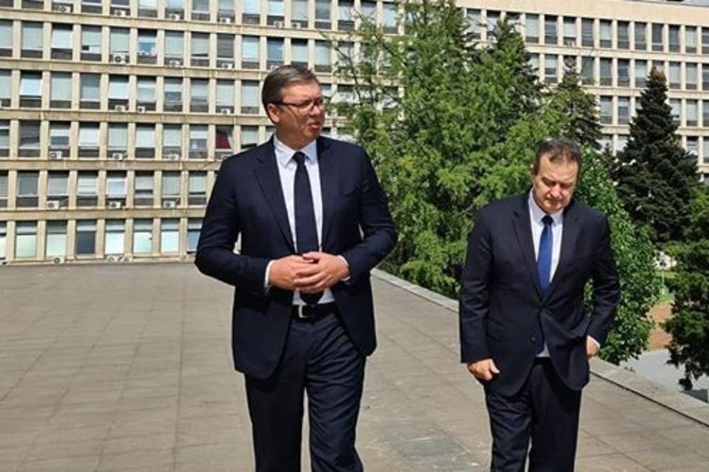PREDSEDNIK SE OGLASIO NA INSTAGRAMU: Vučić se na ovakvom mestu još nije slikao, pogledajte koliko je to visoko! (FOTO)