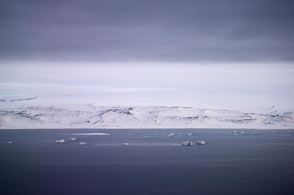 ARKTIK OSTAJE BEZ LEDA: Odlomio se ogromni glečer na Grenlandu, evo kakvu opasnost to donosi