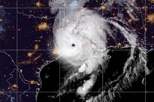 OD NJE DRHTI CELA AMERIKA: Uragan Laura udario na Luizijanu kao nikad pre! Mnoga mesta pretvorena u gradove duhova VIDEO