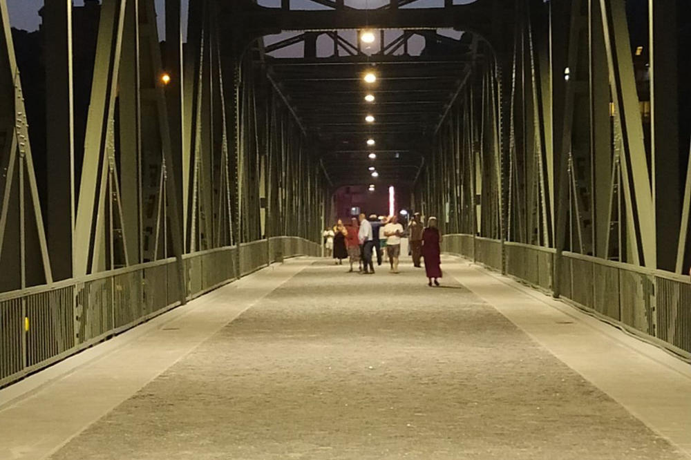 PONOVO RADI GRANIČNI PRELAZ IZMEĐU MALOG ZVORNIKA I ZVORNIKA: Otvoren pešački most kralja Aleksandra Prvog Karađorđevića