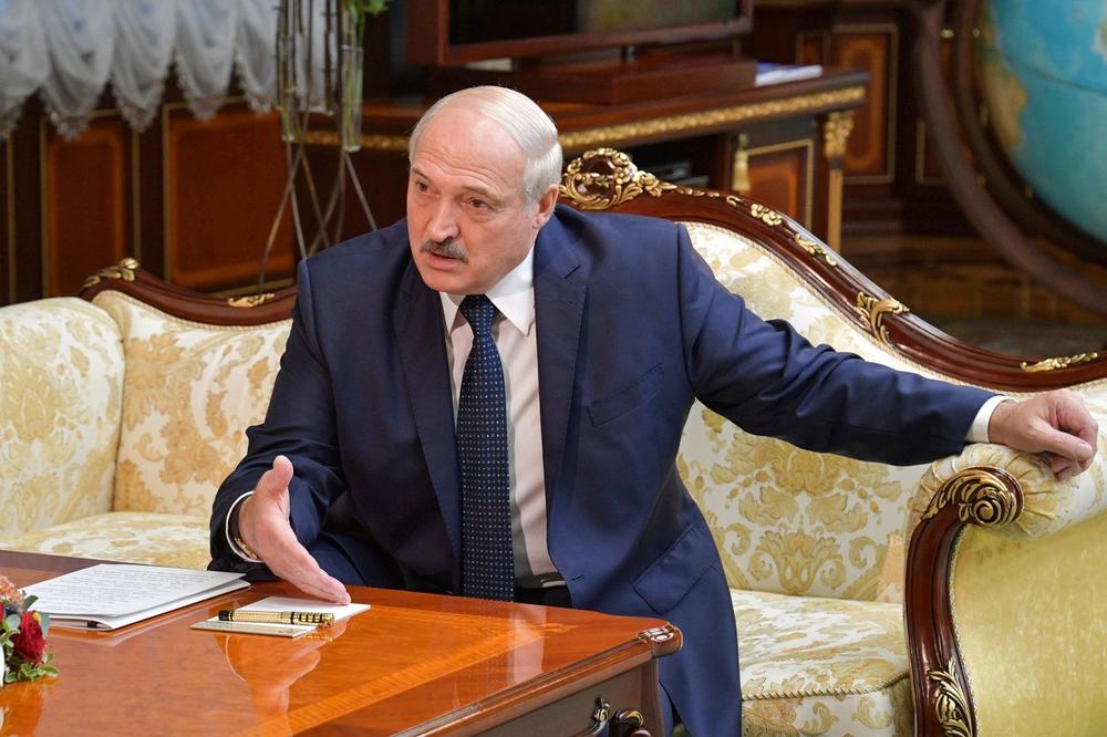 LUKAŠENKO PORUČIO: Možda sam "malo zasedeo" na funkciji predsednika, ali samo ja mogu da zaštitim Belorusiju
