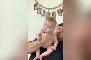 OVAJ TRIK ZAISTA RADI! Tata otkrio tajnu kako ćerkicu uspava za pola minute! Jedan potez je VAŽAN (VIDEO)