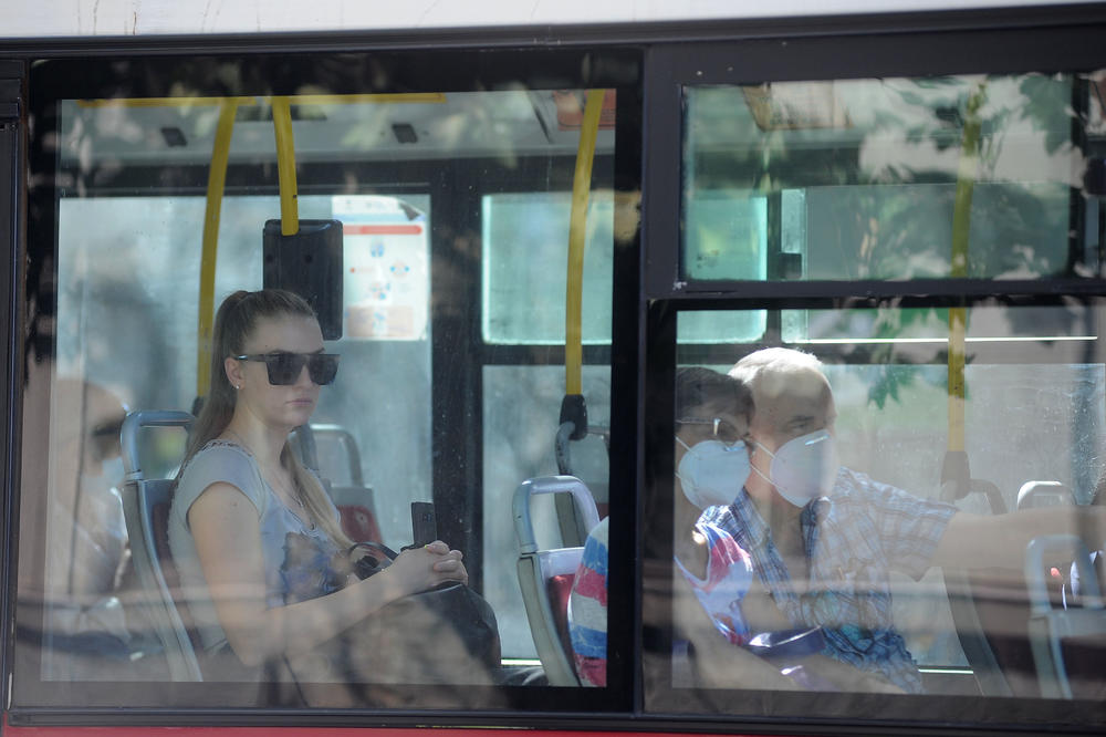 KLIME NEGDE RADE, NEGDE NE: Beograđani se žale na vrućinu u autobusima, u čak 20 odsto vozila je pakao