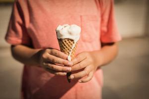 INSPEKCIJA JE PRIMETILA DA NE NOSI MASKU: Dečak (12) pošao po sladoled, a onda je kažnjen sa 150 evra