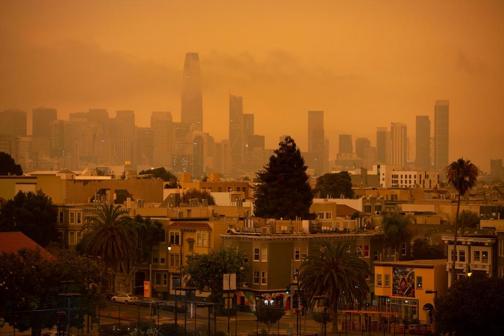 IZGLEDALO JE KAO DA JE NOĆ: Besne požari u okolini San Franciska, građane ujutru dočekalo narandžasto nebo iznad grada